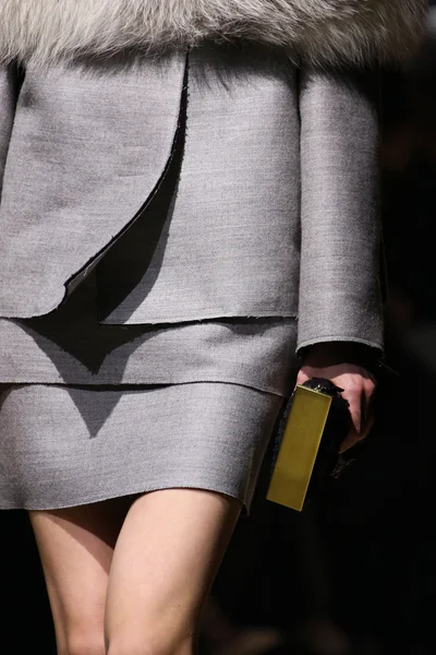 Look 60